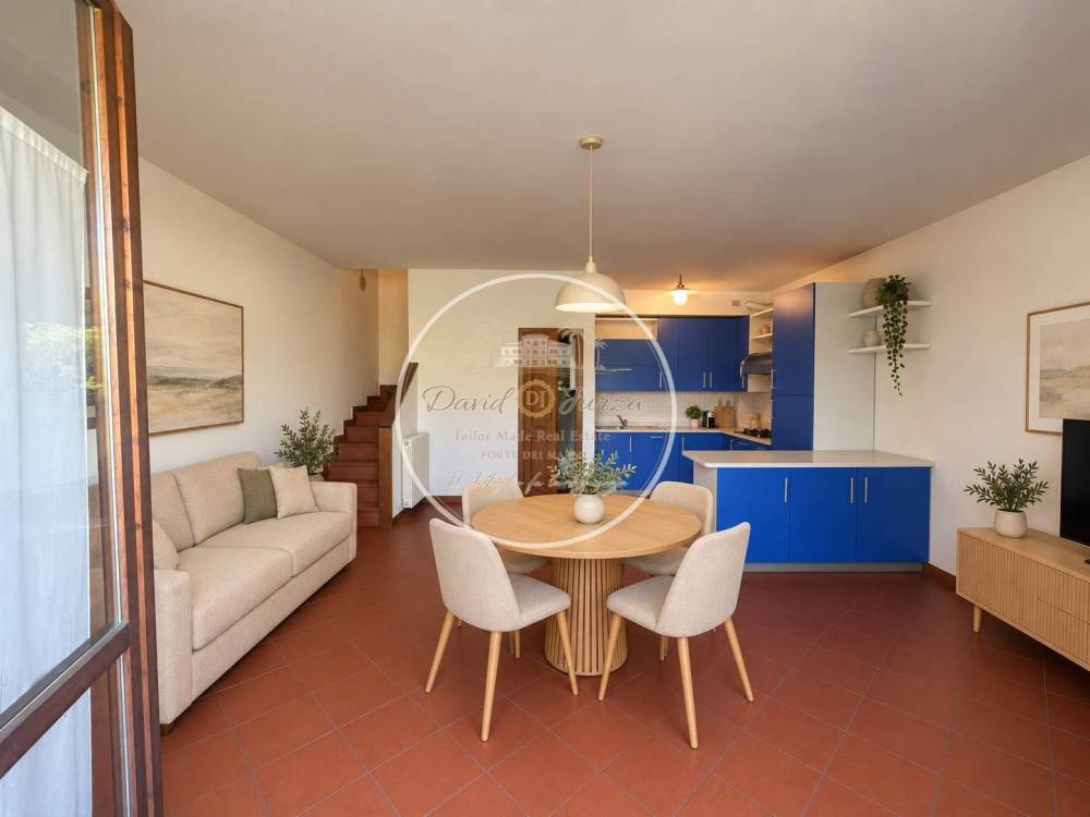 casa indipendente in vendita a Massa in zona Marina di Massa