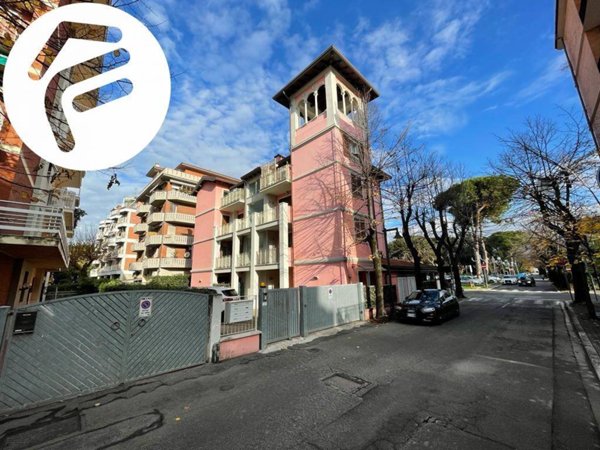 appartamento in vendita a Massa in zona Marina di Massa
