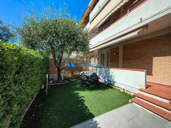 appartamento in vendita a Massa in zona Marina dei Ronchi