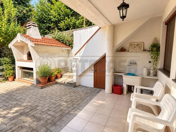 casa indipendente in vendita a Massa in zona Borgo del Ponte