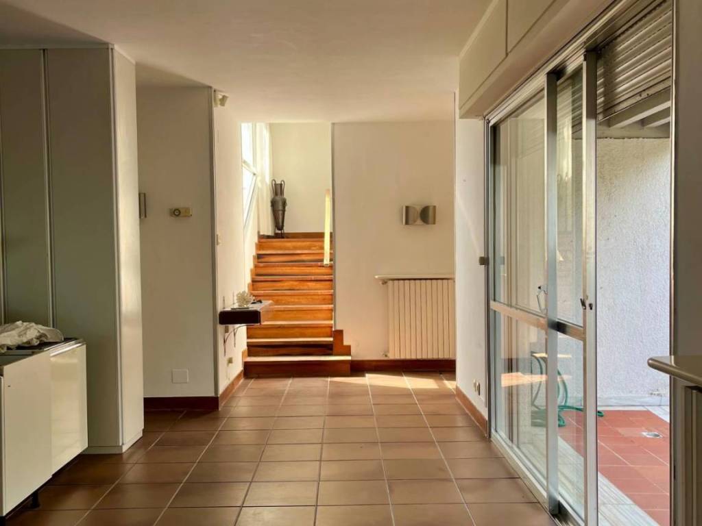 appartamento in vendita a Massa in zona Marina dei Ronchi