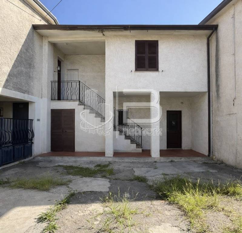 casa indipendente in vendita a Massa in zona Quercioli