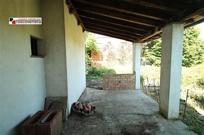 casa indipendente in vendita a Massa