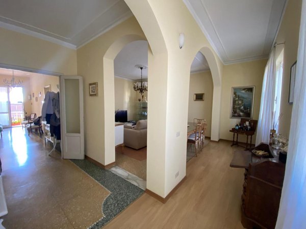 casa indipendente in vendita a Massa in zona Quercioli