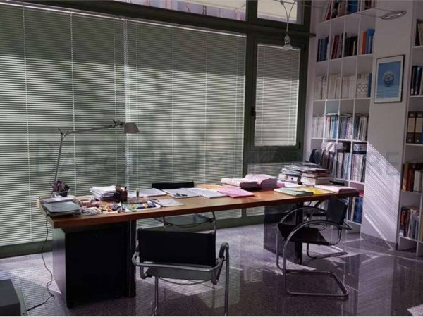 appartamento in vendita a Massa in zona Centro Storico