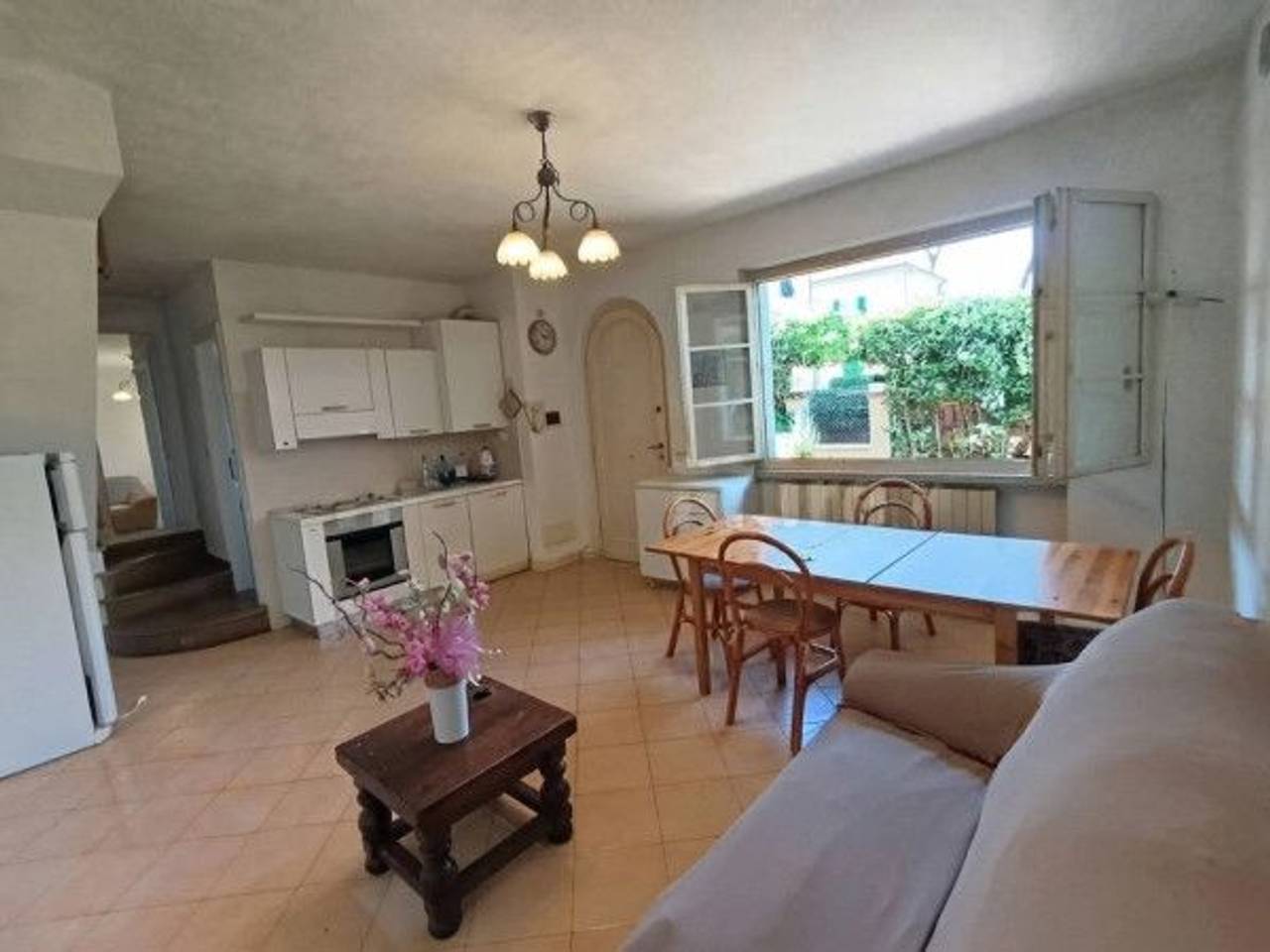 casa indipendente in vendita a Massa in zona Marina di Massa