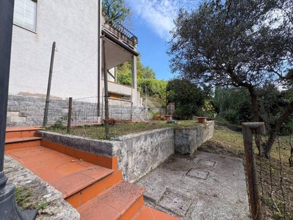 casa indipendente in vendita a Massa in zona Mirteto