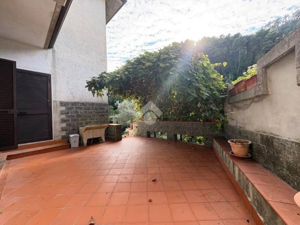 casa indipendente in vendita a Massa in zona Mirteto