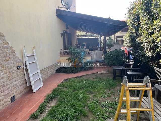 casa indipendente in vendita a Massa in zona Castagnola