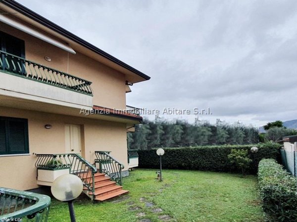 villetta a schiera in vendita a Massa in zona Centro Storico