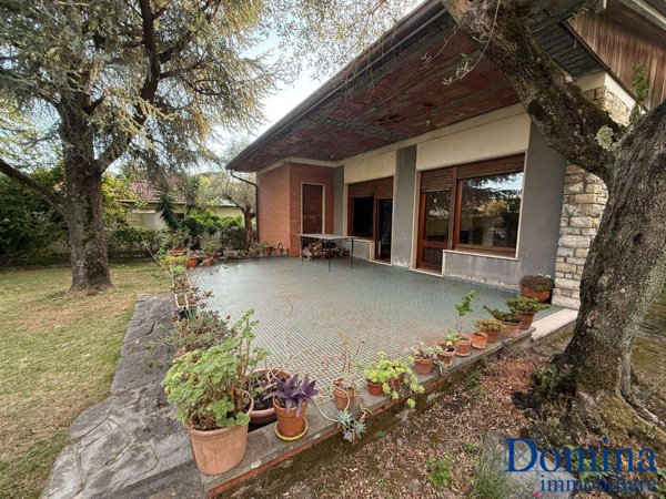 casa indipendente in vendita a Massa in zona Centro Storico