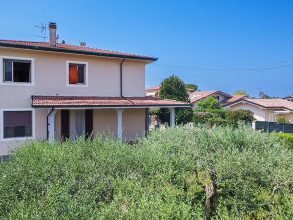 appartamento in vendita a Massa in zona Mirteto