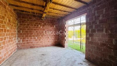 casa indipendente in vendita a Massa