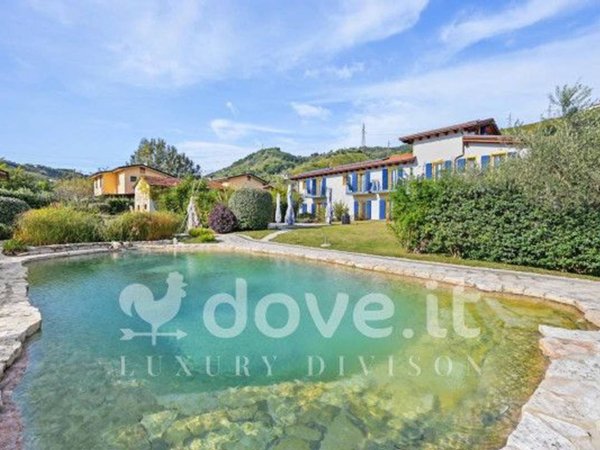 casa indipendente in vendita a Massa in zona Romagnano