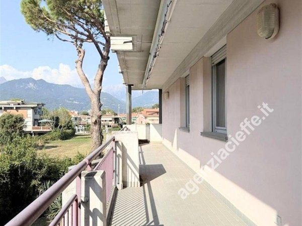 appartamento in vendita a Massa in zona Marina di Massa