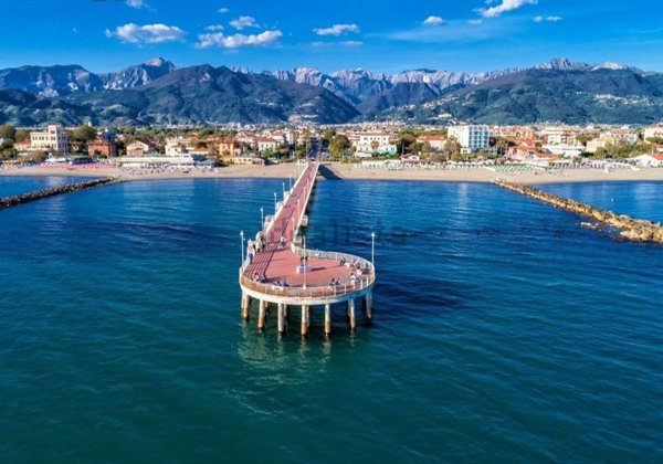 appartamento in vendita a Massa in zona Marina di Massa