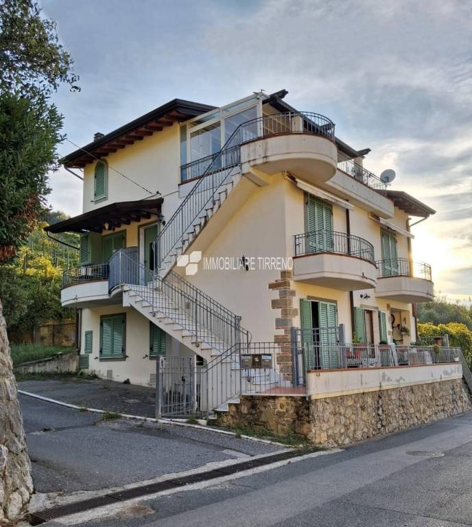 appartamento in vendita a Massa in zona Romagnano