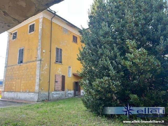 casa indipendente in vendita a Massa in zona Centro Storico