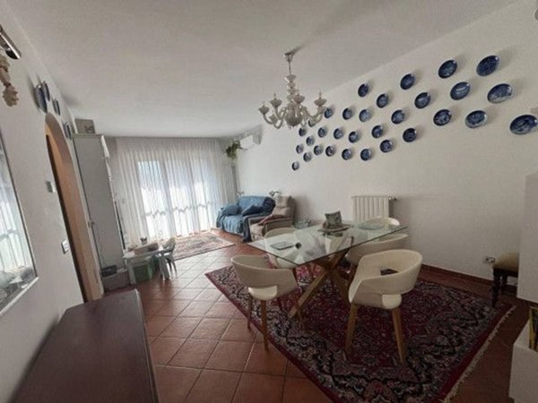 appartamento in vendita a Massa in zona Centro Storico