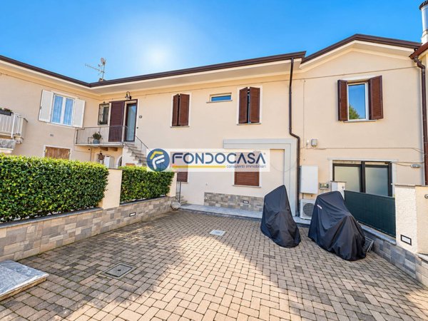 casa indipendente in vendita a Massa in zona Centro Storico