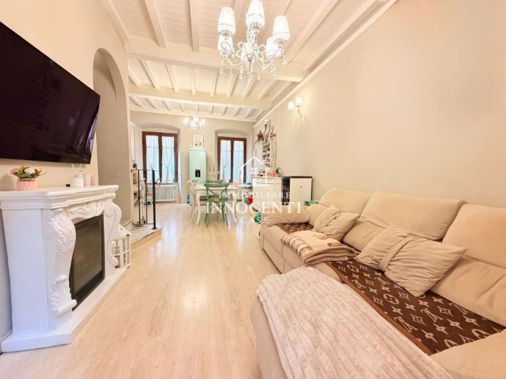 casa indipendente in vendita a Massa in zona Centro Storico
