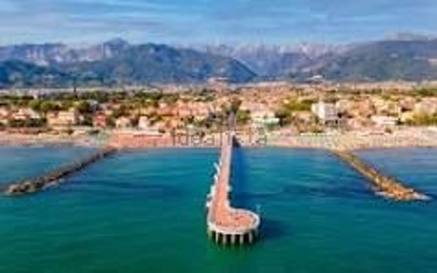 appartamento in vendita a Massa in zona Marina di Massa