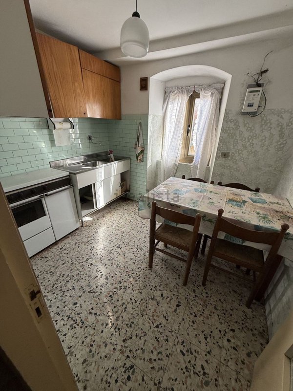 appartamento in vendita a Massa in zona Mirteto