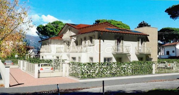 casa indipendente in vendita a Montignoso in zona Cinquale