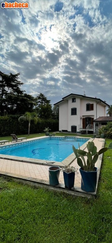 appartamento in vendita a Montignoso in zona Renella