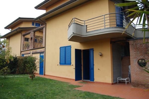casa indipendente in vendita a Montignoso in zona Cinquale