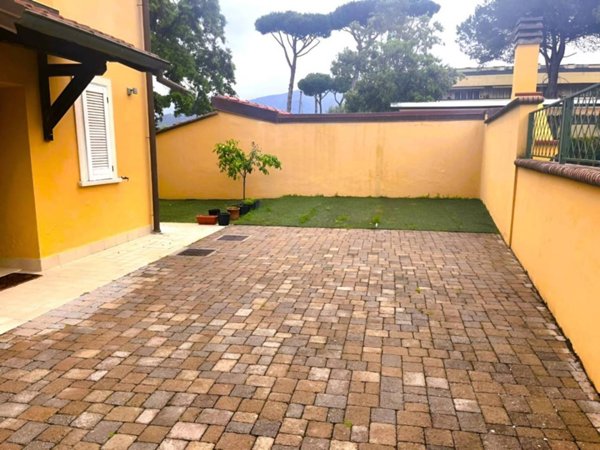 casa indipendente in vendita a Montignoso in zona Cinquale