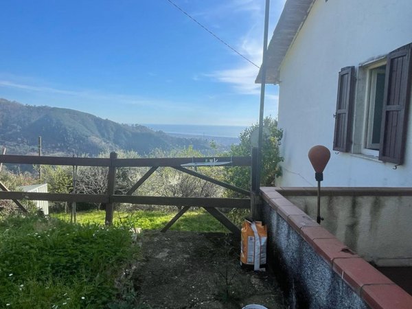casa semindipendente in vendita a Montignoso