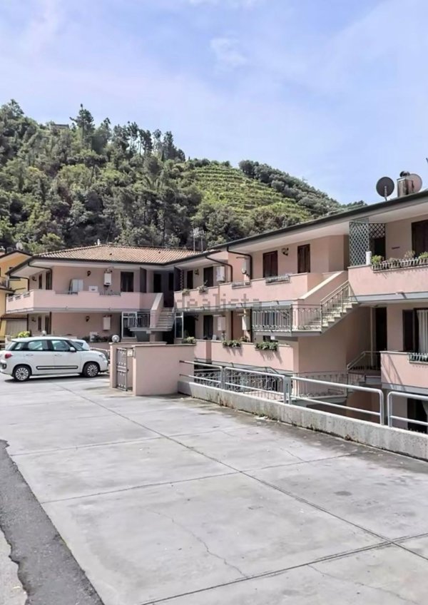 appartamento in vendita a Montignoso in zona Capanne