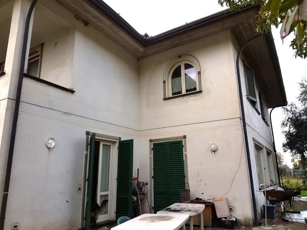 casa indipendente in vendita a Montignoso in zona Cervaiolo