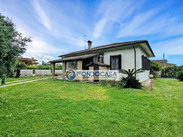 casa indipendente in vendita a Montignoso in zona Cinquale