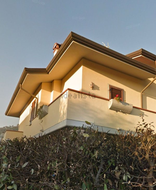 casa indipendente in vendita a Montignoso