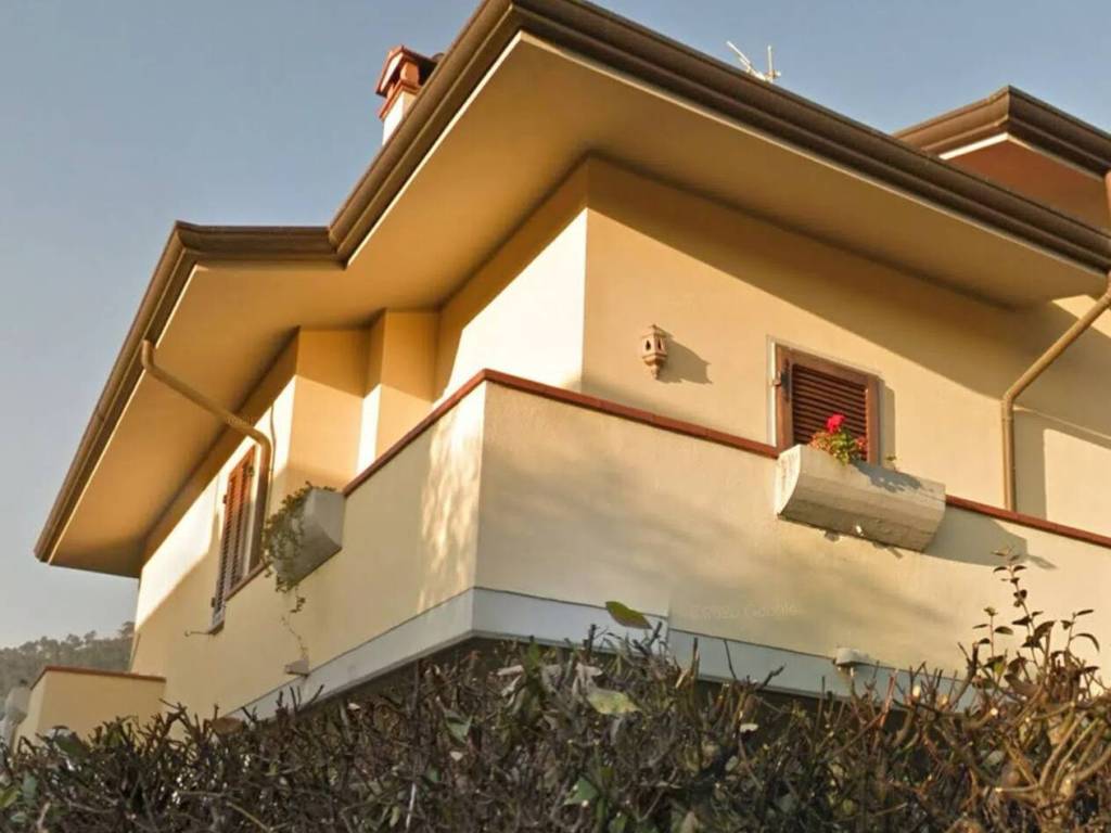 casa indipendente in vendita a Montignoso