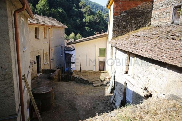 casa indipendente in vendita a Montignoso