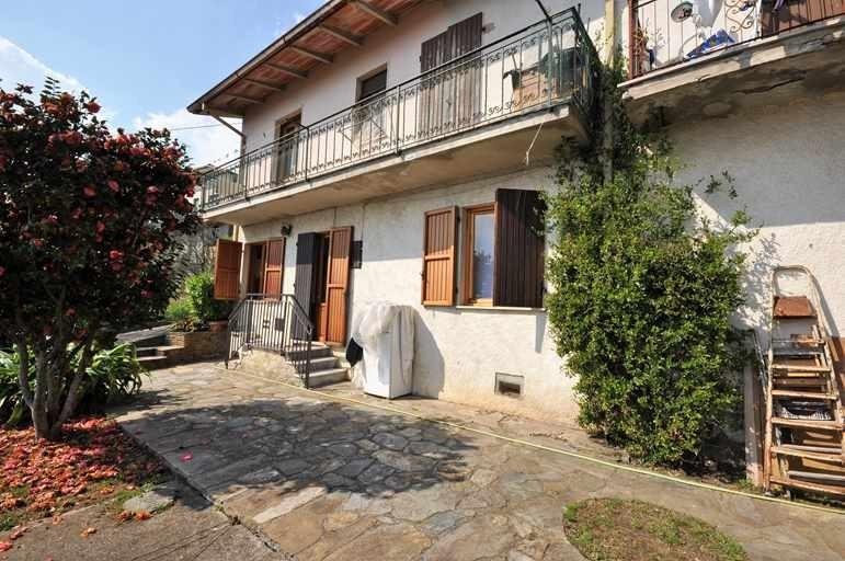 casa indipendente in vendita a Montignoso