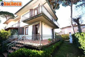 casa indipendente in vendita a Montignoso in zona Cinquale