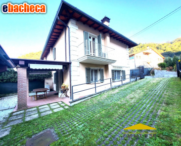 casa indipendente in vendita a Montignoso in zona Capanne
