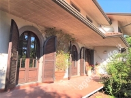 casa indipendente in vendita a Montignoso in zona Cinquale