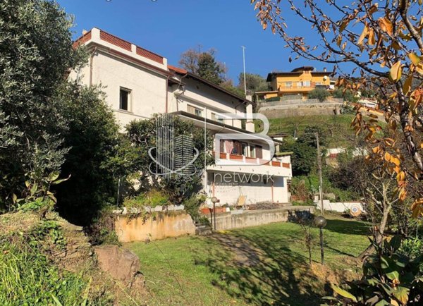 casa indipendente in vendita a Montignoso