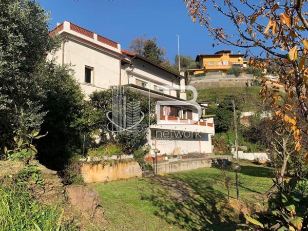 casa indipendente in vendita a Montignoso in zona Sant'Eustachio