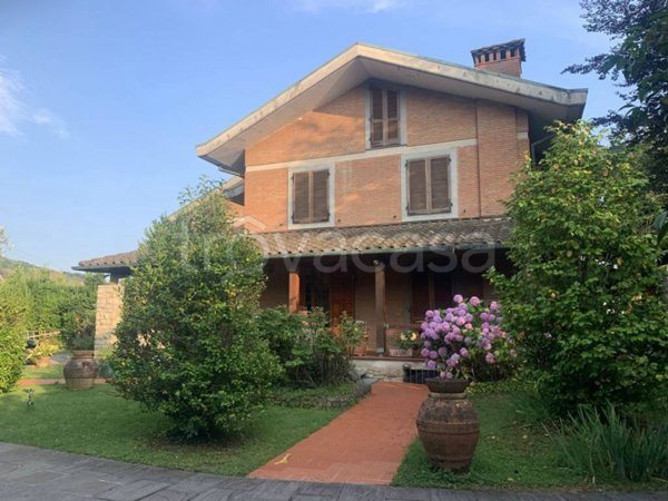 casa indipendente in vendita a Montignoso in zona Renella