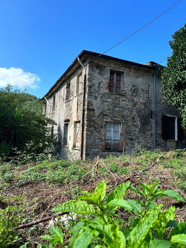 casa indipendente in vendita a Montignoso