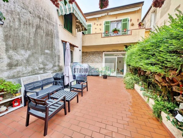 appartamento in vendita a Montignoso in zona Capanne
