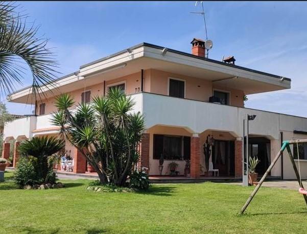casa indipendente in vendita a Montignoso