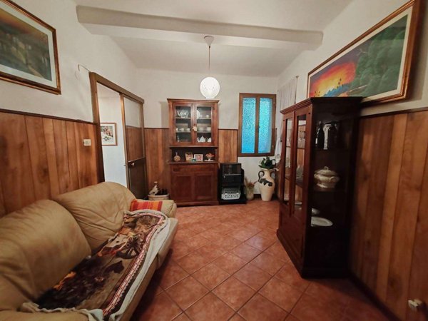 intera palazzina in vendita a Montignoso