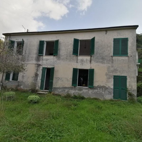 casa indipendente in vendita a Montignoso